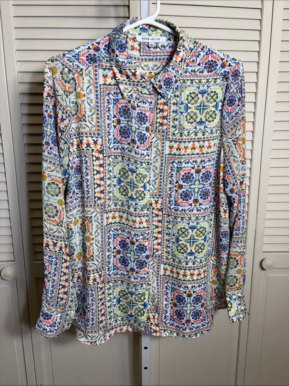 Rose & Olive Tile-Print Multicolor Button Front Shirt Large